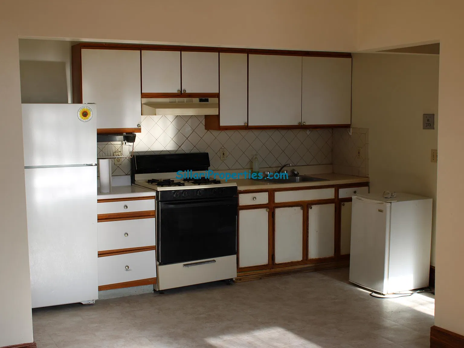 3 bed, $2,100 — Photo 1
