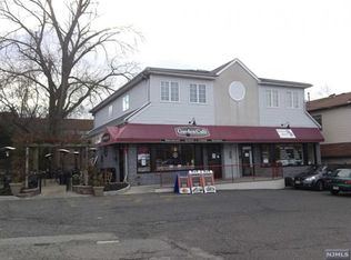 160 Henley Ave, New Milford, NJ 07646