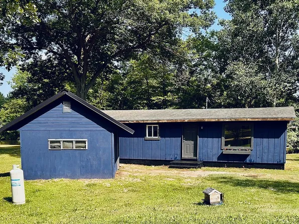 3769 Waters Edge Dr, Beaverton, MI 48612