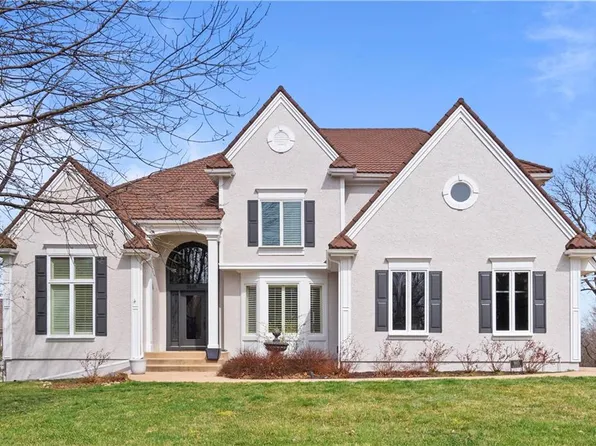 9605 Falcon Ridge Dr, Lenexa, KS 66220