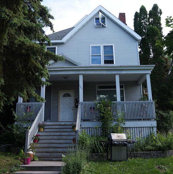 2nd image of 220 N 16th Ave E #2