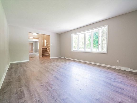 4th image of 15024 W 130th St