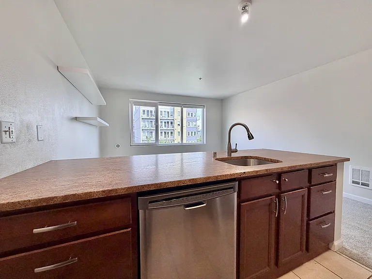 2504 Western Ave #623 — Photo 5