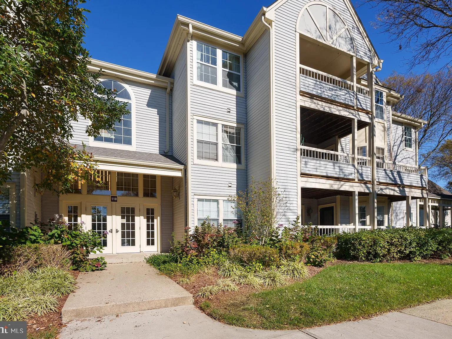 2 bed, 2.0 bath, 1258 sqft, $2,600 — Photo 1