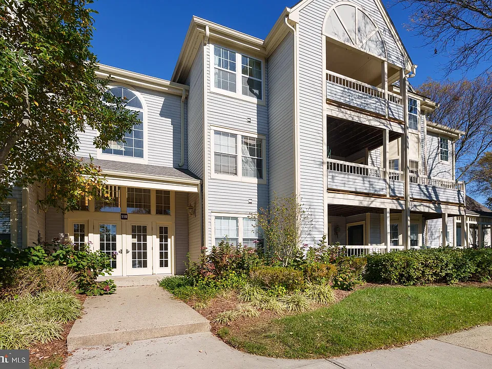 110 Lowell Ct #12