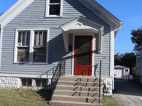 2nd image of 2332 Desplaines St