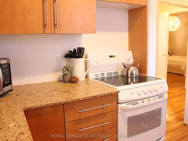 612 Bank St #14 — Photo 17