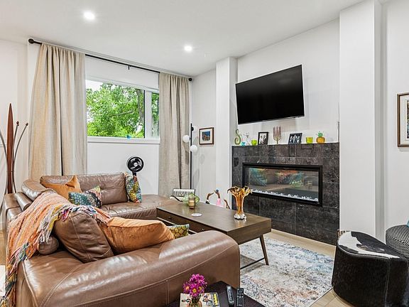 4th image of 10147/49 82nd St NW