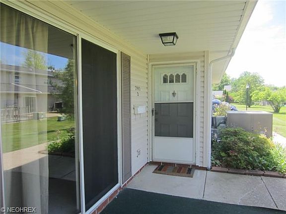 2nd image of 7993 Carriage Cir APT D