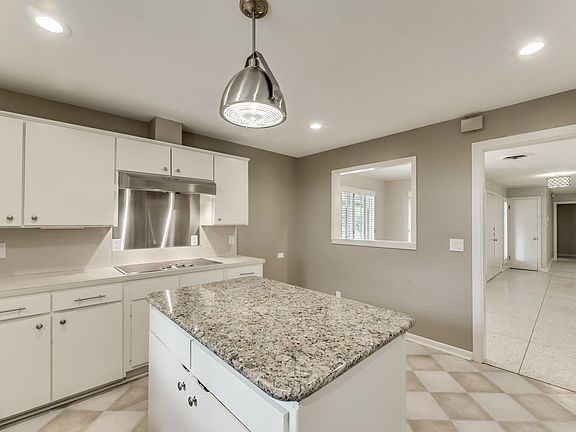 4th image of 3736 Summercrest Dr