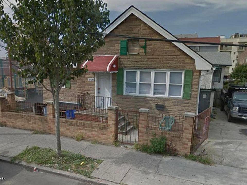 2nd image of 2926 Brighton 7 St