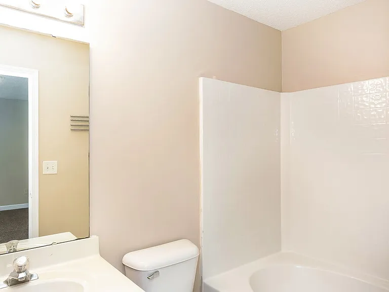 1028 Jordans Pond Ln — Photo 12