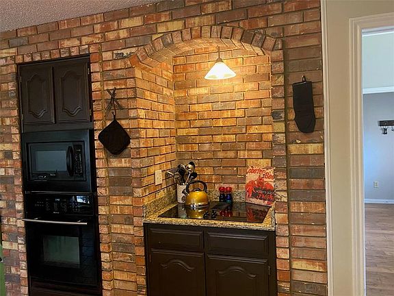3rd image of 7325 Londonderry Dr