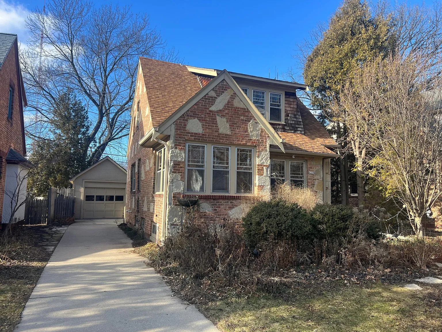 2 bed, 1191 sqft, $2,400 — Photo 1