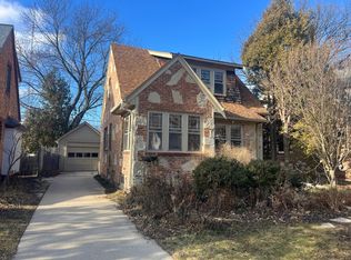 4209 N Ardmore Ave, Shorewood, WI 53211