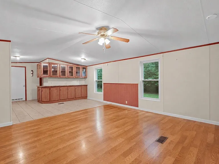 22521 West Rd — Photo 4