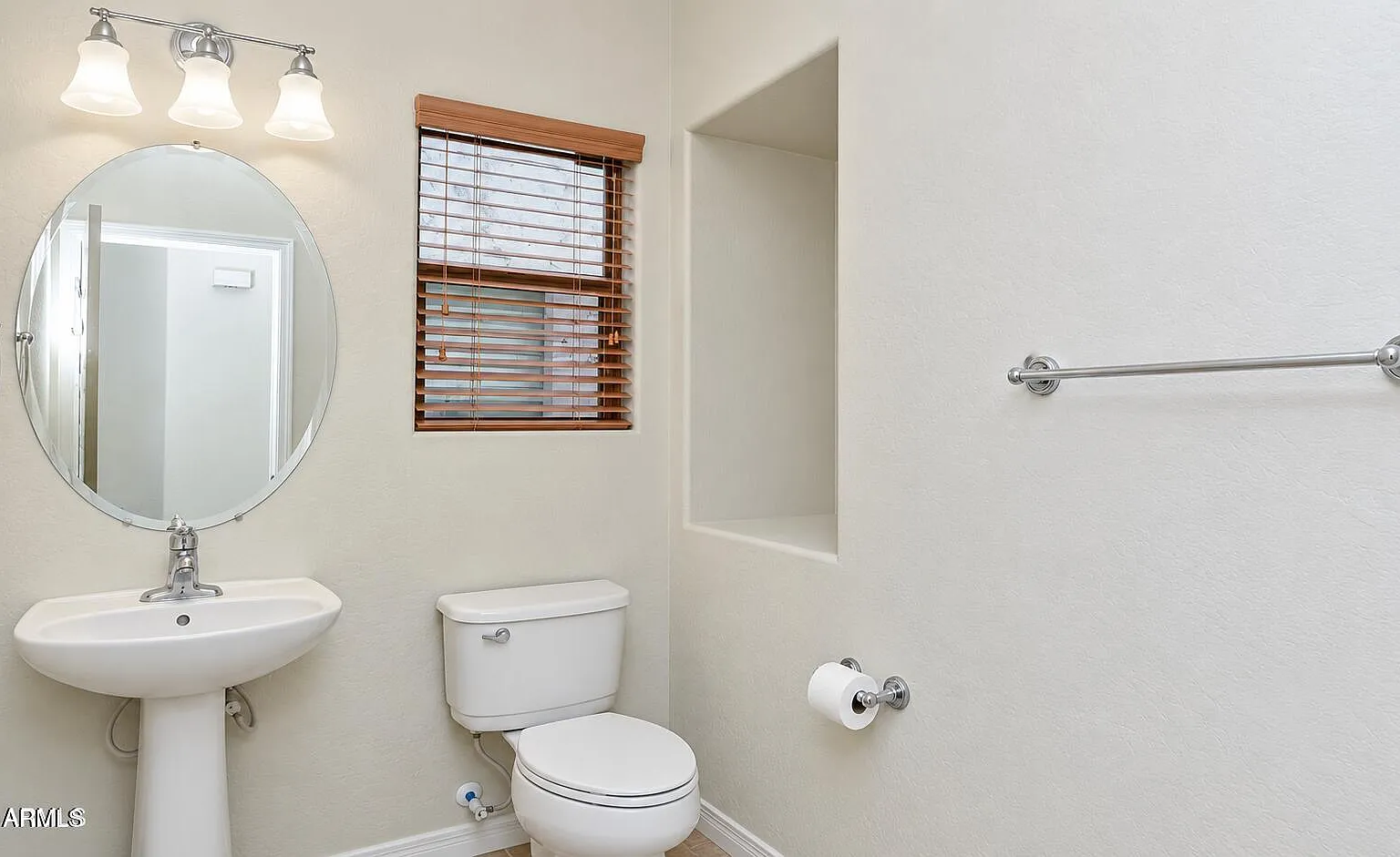 3 bed, 2.5 bath, 1454 sqft, $2,350 — Photo 3