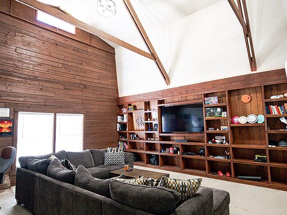 5th image of 310 W Ouachita #210