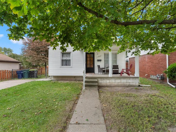 1627 Ferris Ave, Lincoln Park, MI 48146