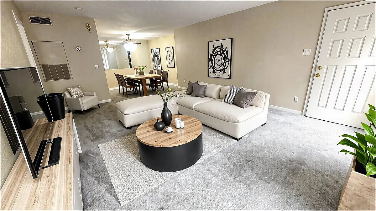 2 bed, 2.0 bath, 1094 sqft, $1,300 — Photo 1