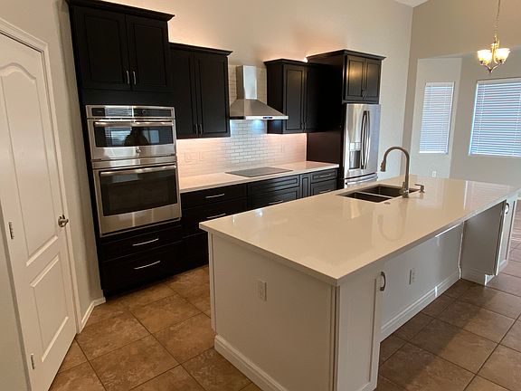 3rd image of 2401 E Locust Dr
