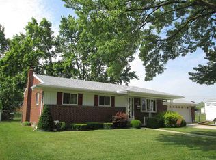 2066 Parliament Dr, Sterling Heights, MI 48310