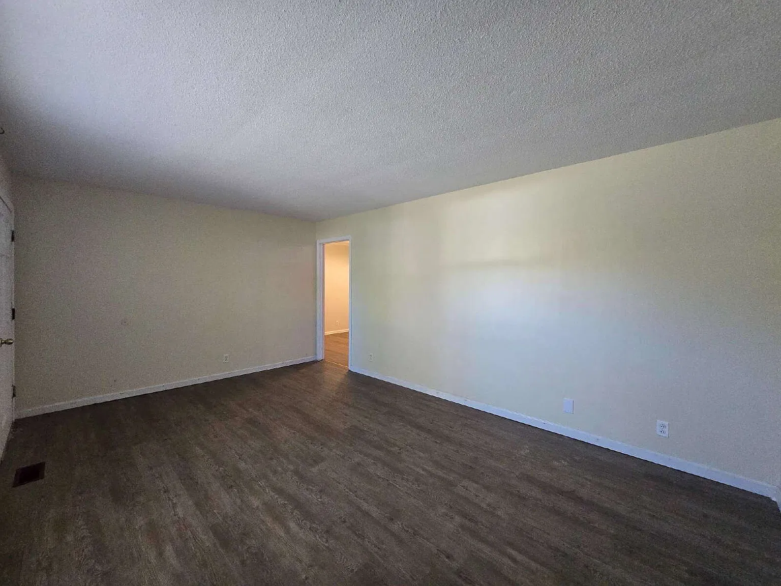 3 bed, 1.5 bath, 1820 sqft, $1,395 — Photo 4