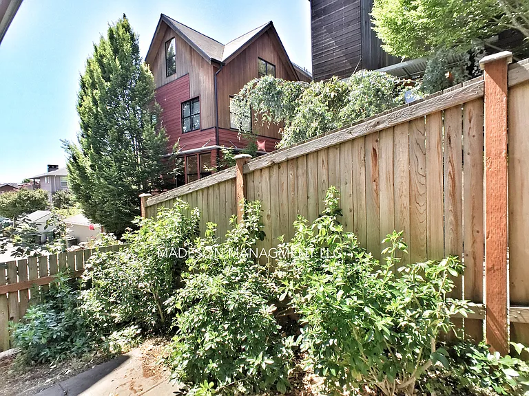 7445A 4th Ave NE — Photo 16