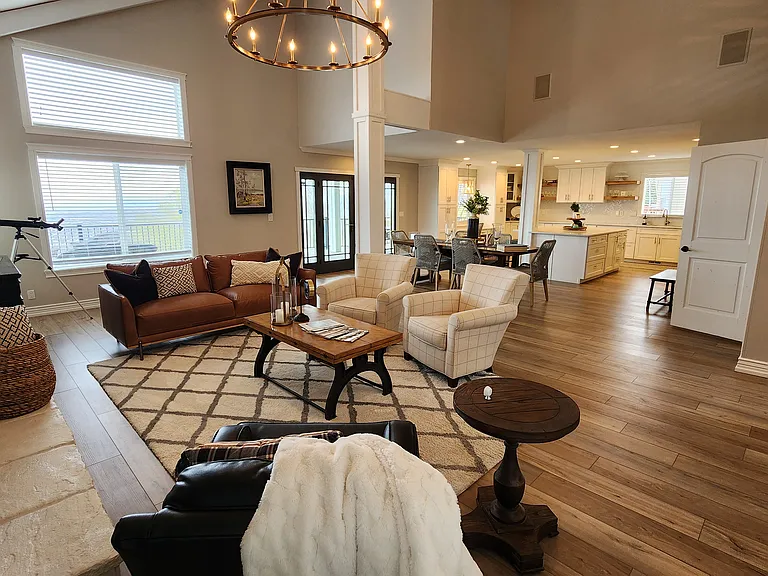 443 E Parowan Way — Photo 8