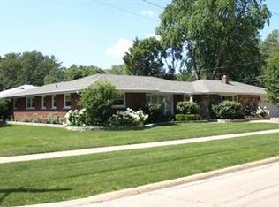 2401 Virginia St, Park Ridge, IL 60068