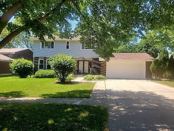 3rd image of 4476 Saint Tropez Dr