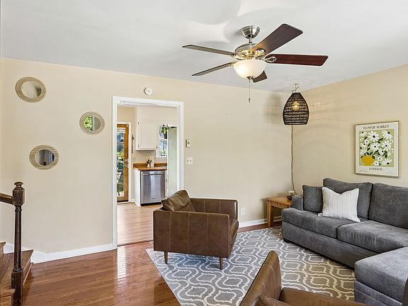 4th image of 4950 Barella Dr