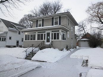 1st image of 628 6th St SE