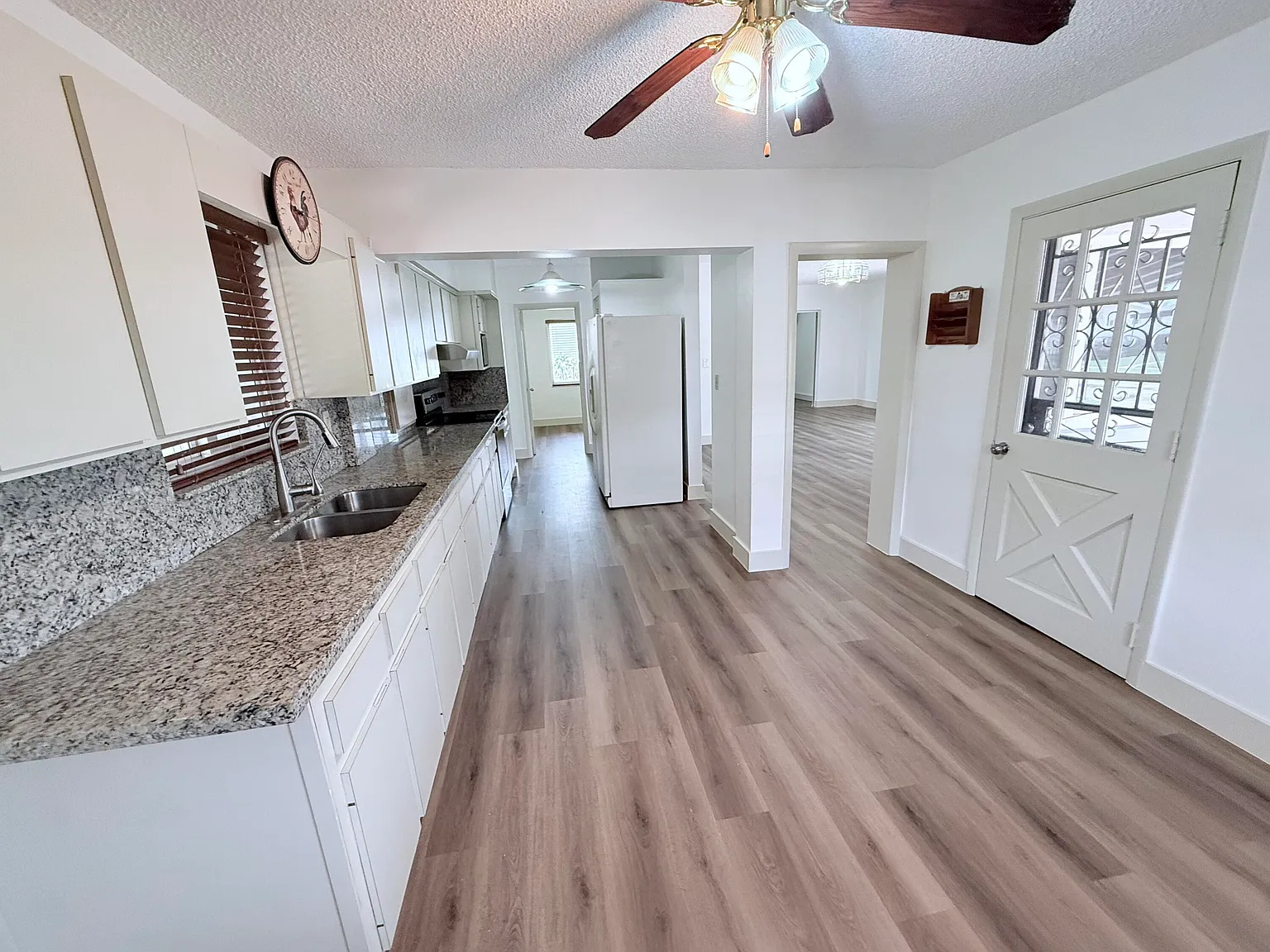 4 bed, 2.0 bath, 1585 sqft, $4,100 — Photo 4