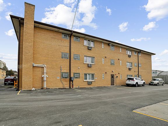 2nd image of 6146 S Kensington Ave #3C
