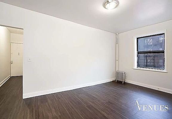 4th image of 913 47th St #4