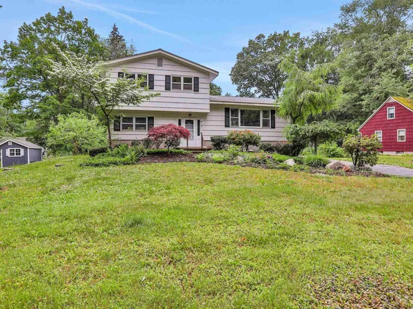 7 Woodland Drive, New Paltz, NY 12561