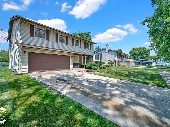2nd image of 1030 Ashridge Ln