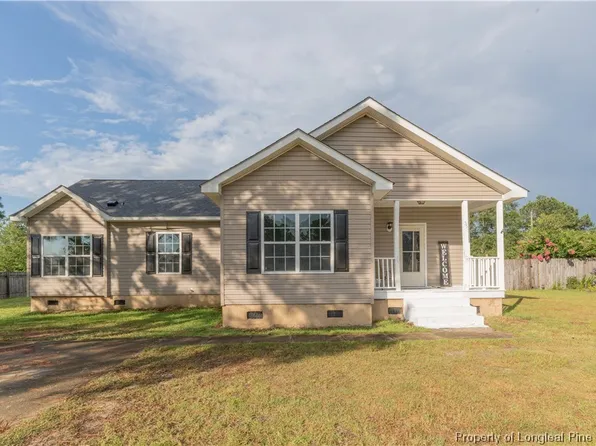 55 Danbury Dr, Saint Pauls, NC 28384