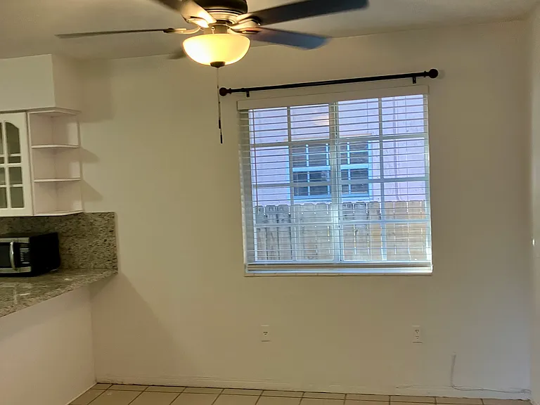 2923 Virginia St — Photo 9