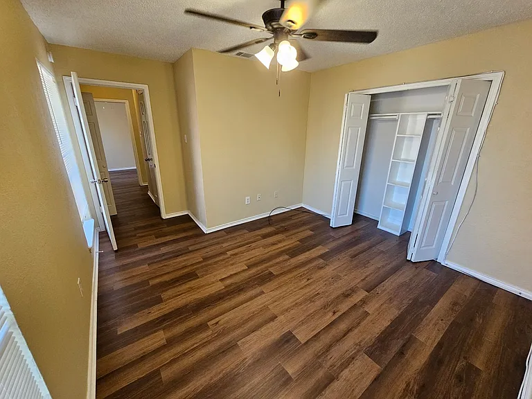 1400 Darr St #B — Photo 21