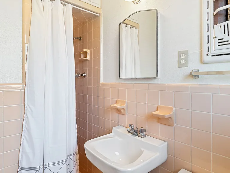 1501 Westmoor Dr — Photo 24