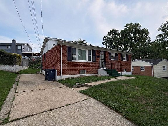 3rd image of 7215 Giddings Dr