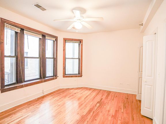 5th image of 3703 N Sheffield Ave #1