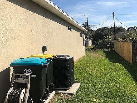 2nd image of 1207 Zander Ave SE