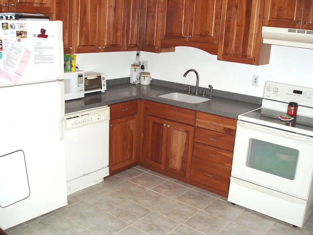 940 Kinhart Court — Photo 3
