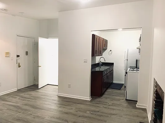 Rented by R New York | media 16