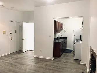 Rented by R New York