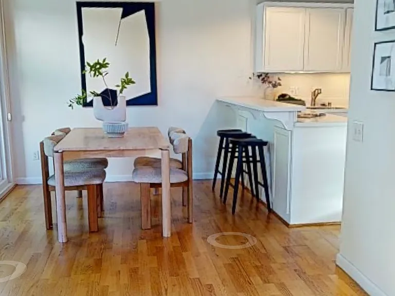 staging pic from previous listing-sample only