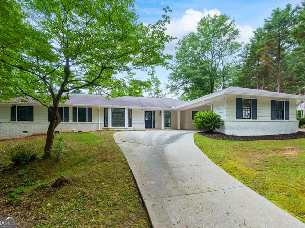 7330 Hunters Branch Dr NE, Sandy Springs, GA 30328